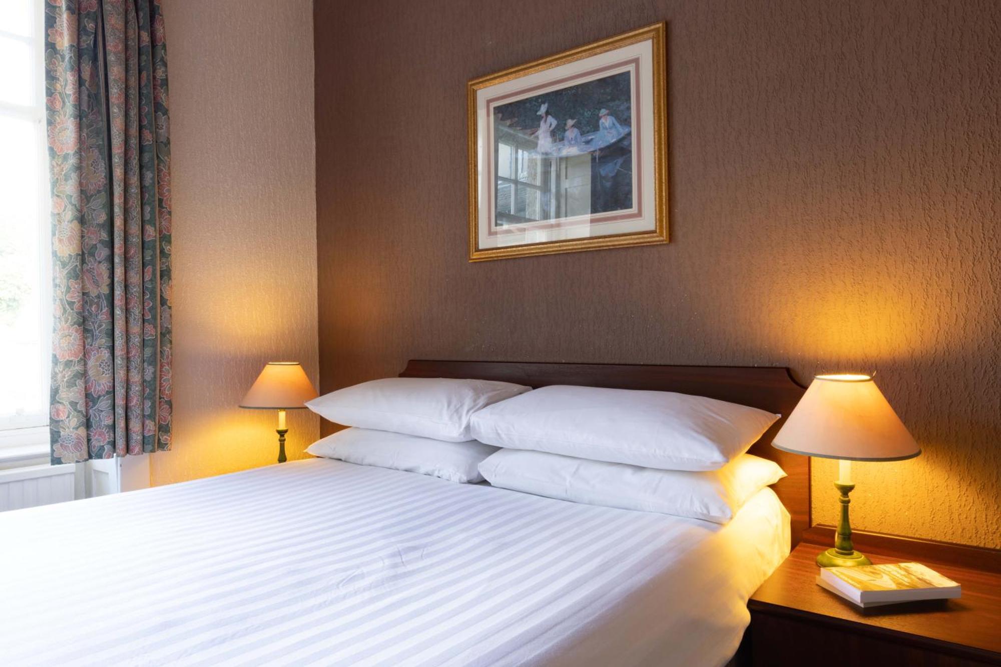 The Highland Hotel By Compass Hospitality Strathpeffer Esterno foto